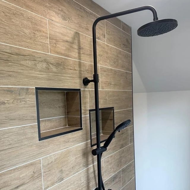 épített zuhanypolc