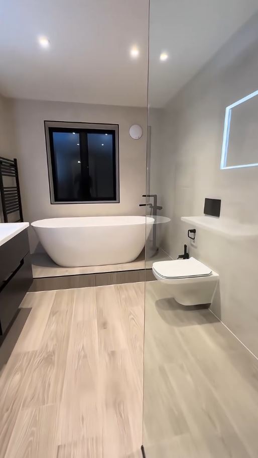 minimalista vagy maximalista fürdőszoba