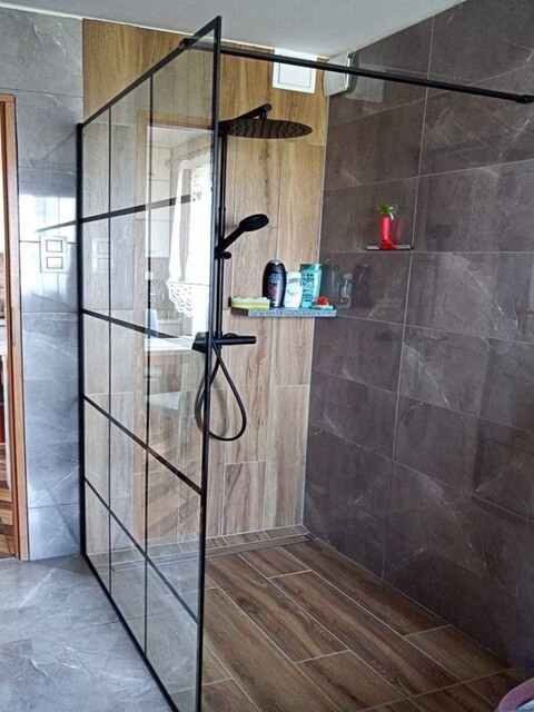 Fürdőszoba felújítás zuhany kialakítás